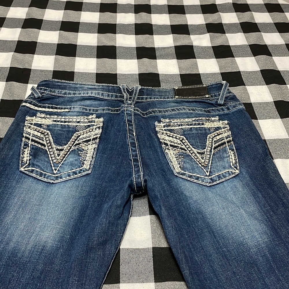 Vigoss Dublin Capri Jeans Size 32 x 21Stretch Double Back Pockets Studs Metallic